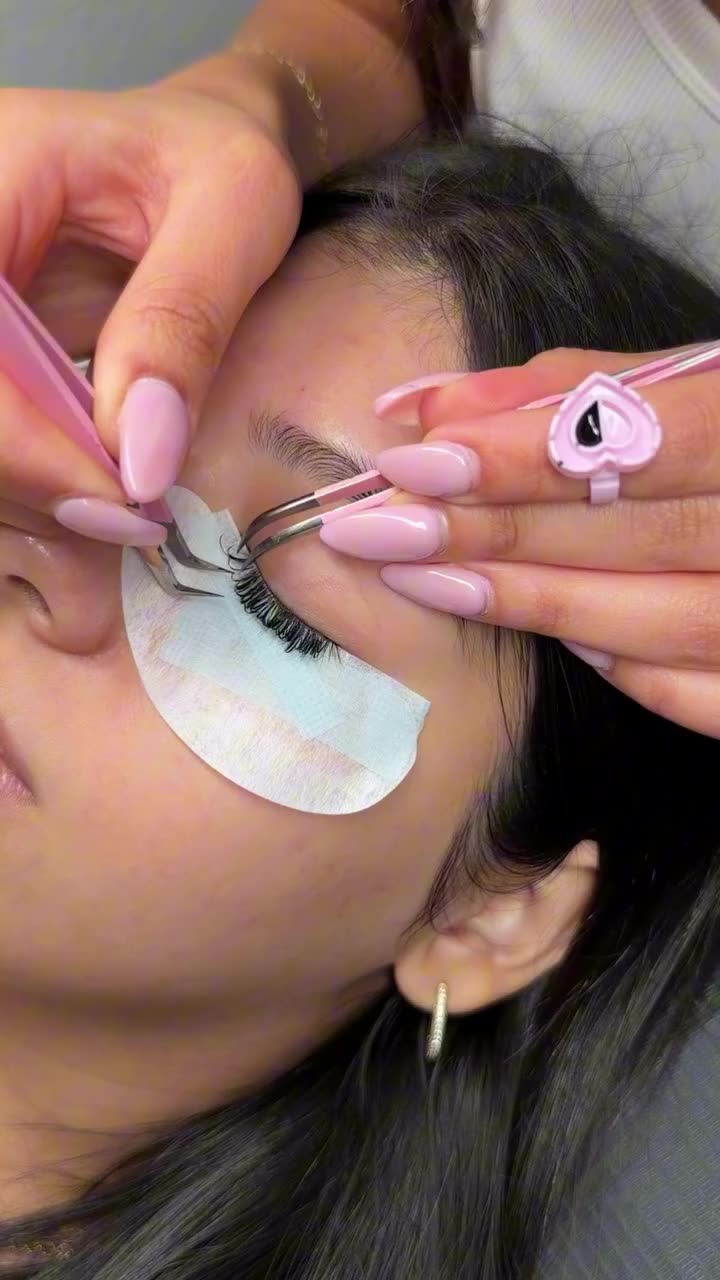 Lash with me: wet set, from her reels